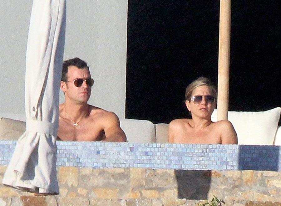 Jennifer aniston justin theroux private jet honeymoon 01