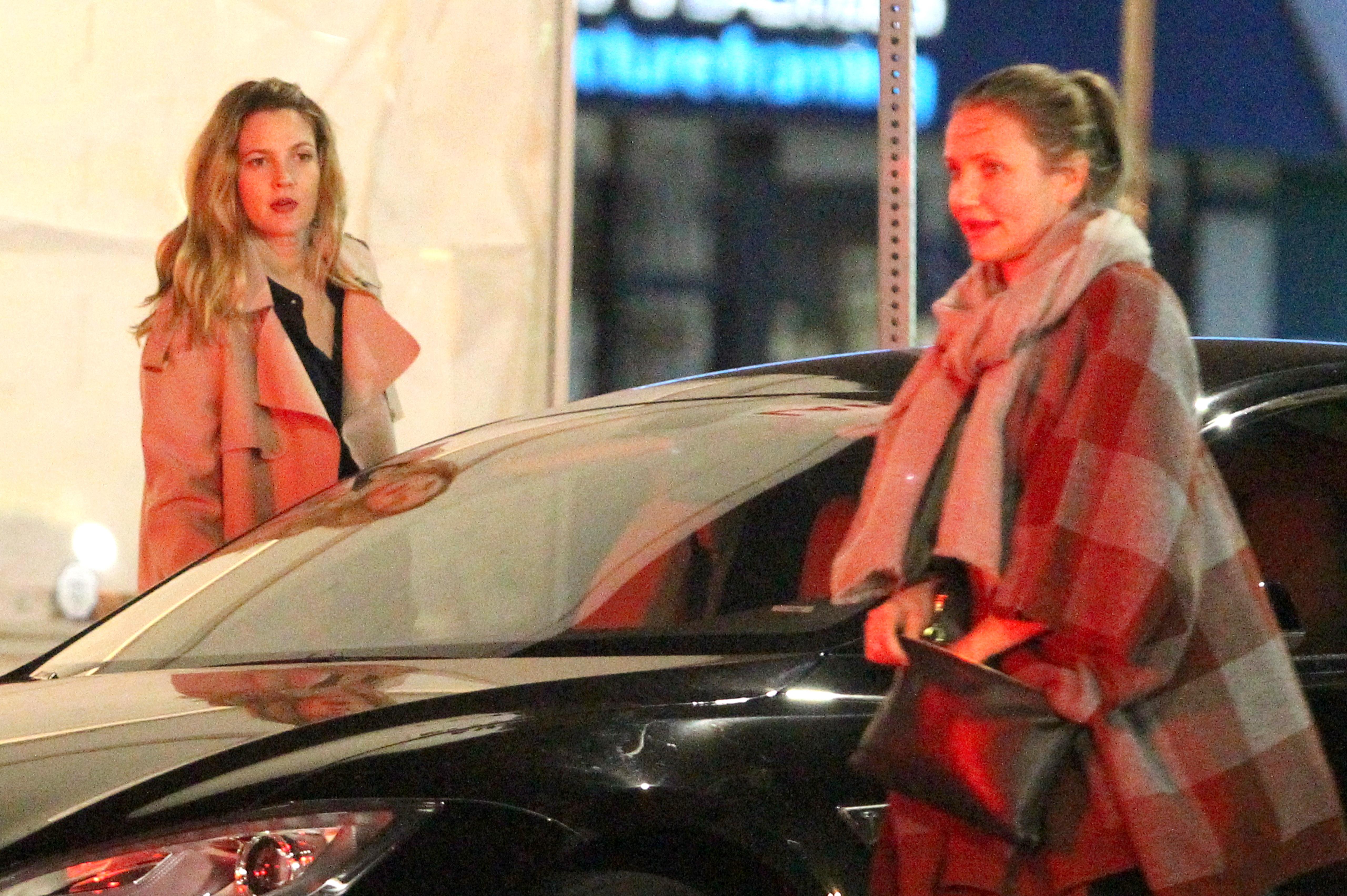 Drew Barrymore and Cameron Diaz attend Judd Apatow&#8217;s charity event