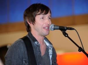 2011__03__James_Blunt_March14news01 300&#215;222.jpg