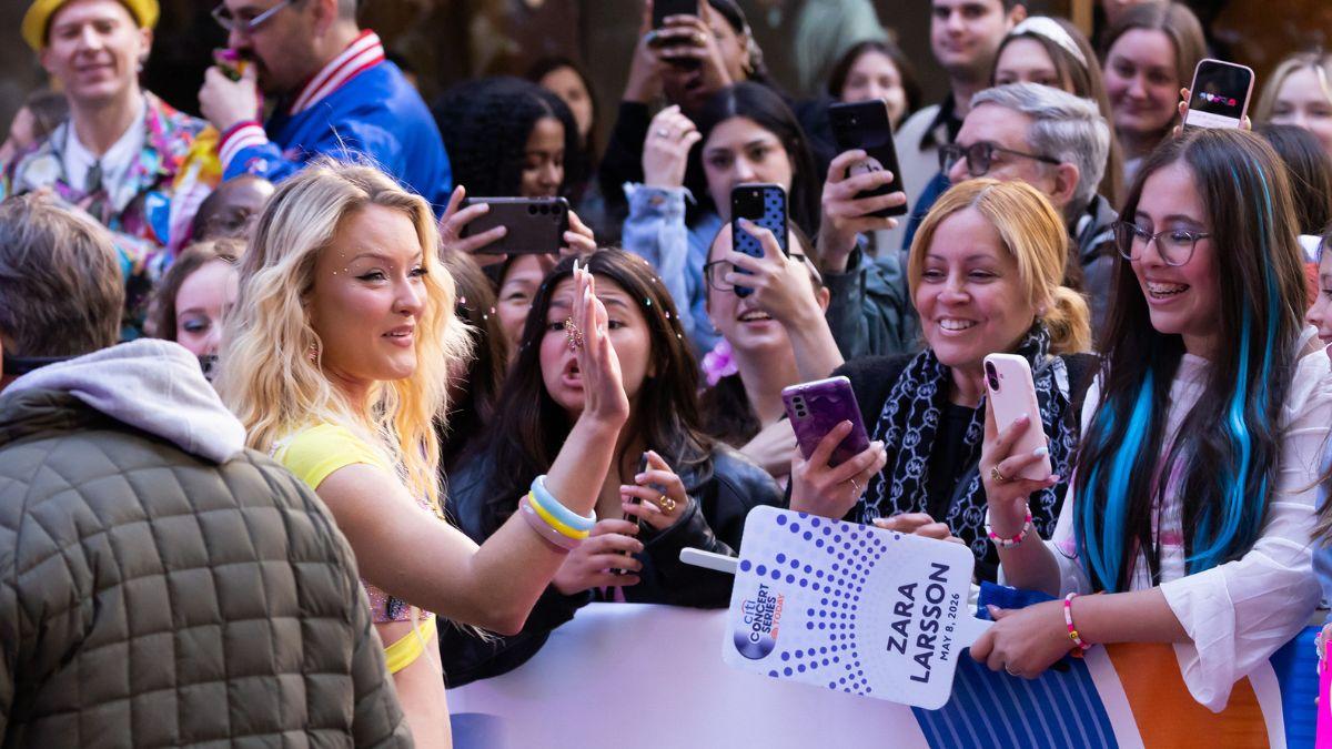 Image of Zara Larsson performed her recent hit song 'Midnight Sun.'