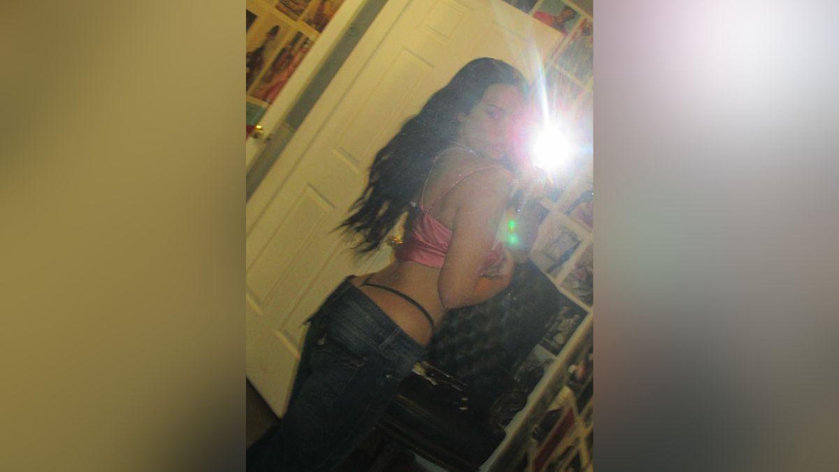 Image of Demi Lovato exposed her butt in a thong.