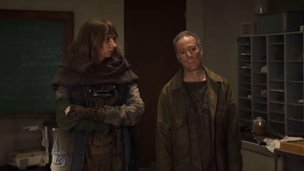 Image of Bill Prady explained that the show's quantum device rewrote both reality and the past.