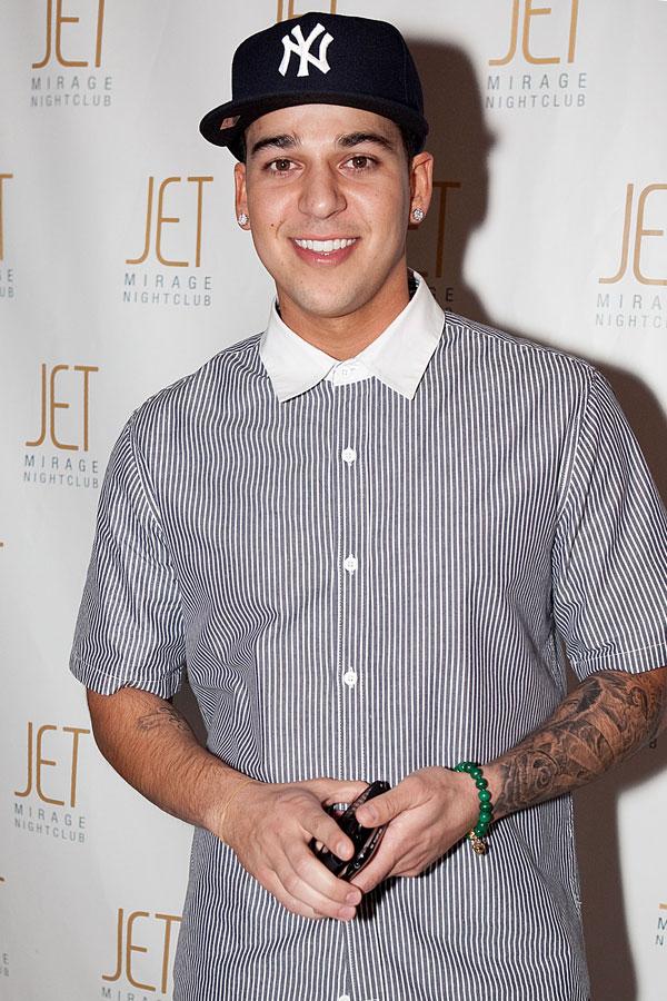 Rob kardashian considering treatment 05