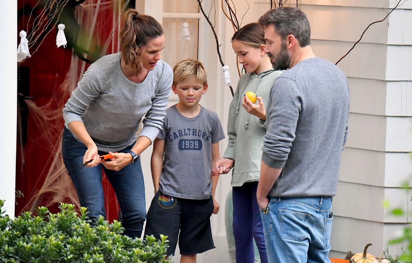 Ben Affleck All Smiles While Picking Up Son With Ex Jennifer Garner