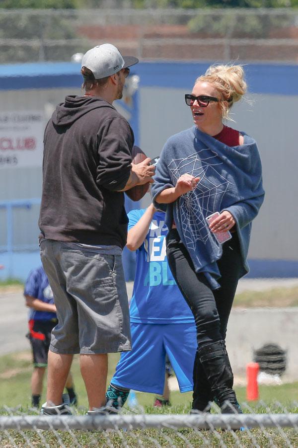 Britney spears kevin federline laugh smile date day 04