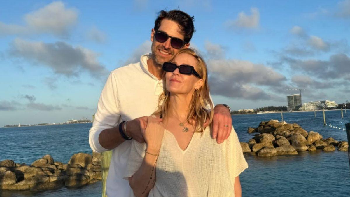 Photo of Jennie Garth and Dave Abrams