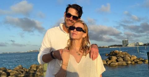 Photo of Jennie Garth and Dave Abrams