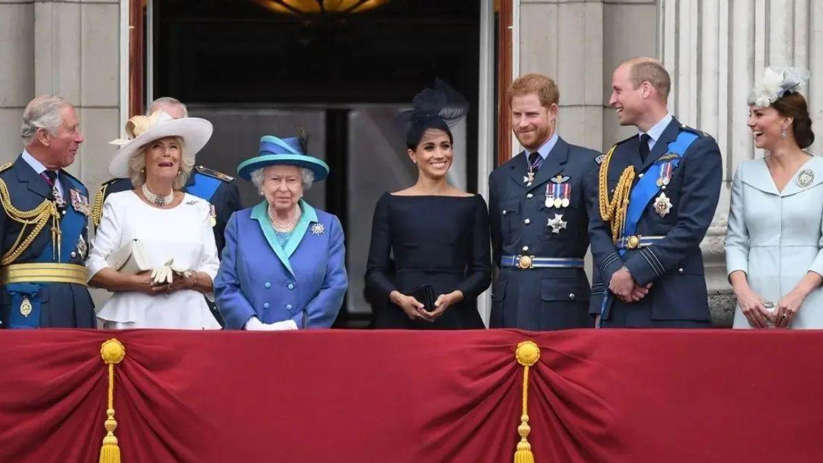 image of royal family