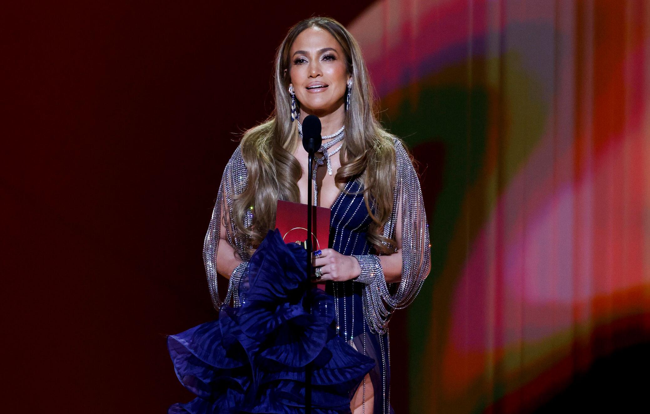 jennifer lopez insists she had the best time at  grammys