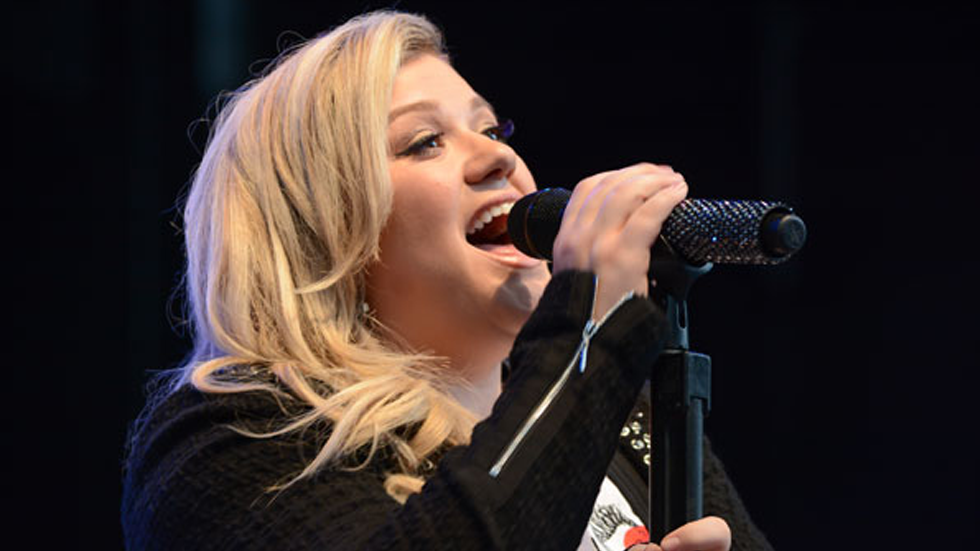 Kelly clarkson pregnant 05