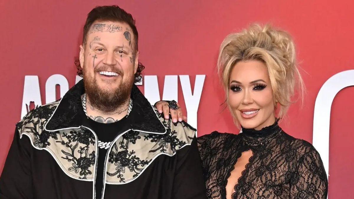 Photo of Jelly Roll confessed that his weight affected his life in the bedroom with his wife, Bunnie XO. 