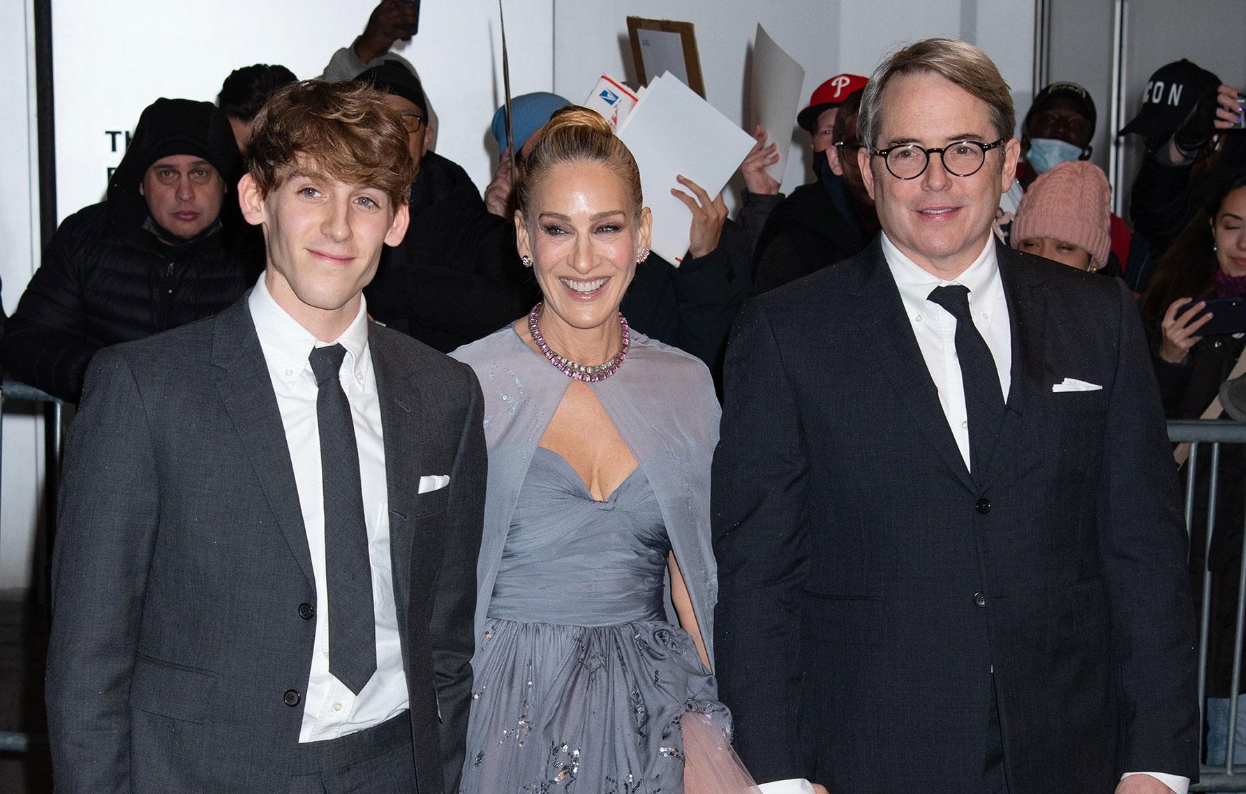 Sarah Jessica Parker, Matthew Broderick & Kids Attend Broadway Show