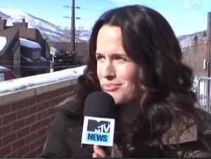 2011__01__Elizabeth_Reaser_Jan25newsnea 300×227.jpg