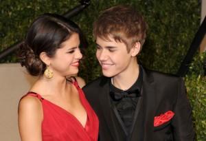 2011__06__Selena_Gomez_Justin_Bieber_June28newsnea 300×205.jpg