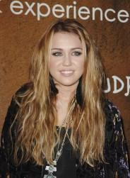 2010__11__wenn3039985 184×300.jpg