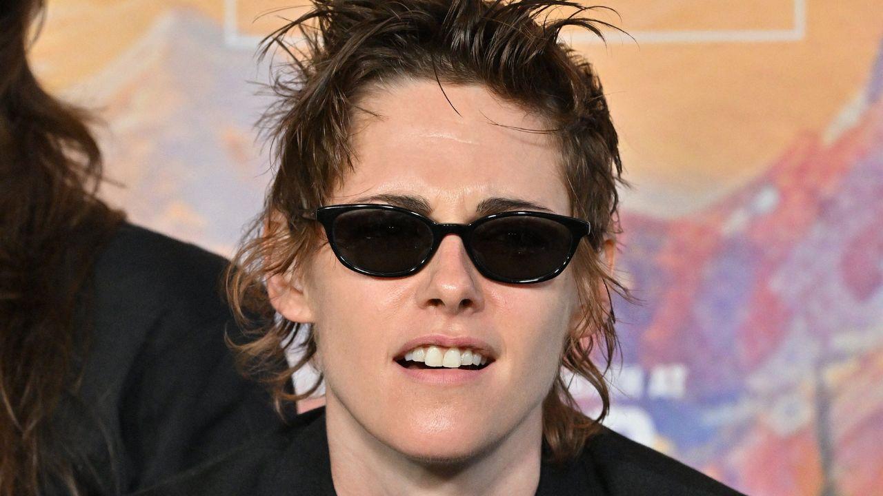 Image of Kristen Stewart called herself a 'pretentious little loser' during her 'Twilight' days.