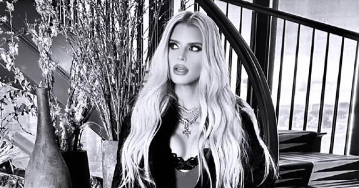 Jessica Simpson Shows Off Slim Figure, Says She's 'Resilient