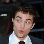 2011__04__Robert_Pattinson_April22newsnea 148×150.jpg