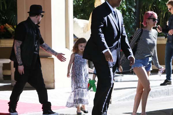 Semi Exclusive&#8230; Nicole Richie &#038; Joel Madden Meet Cameron Diaz &#038; Benji Madden For Brunch