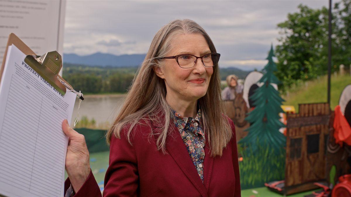 virgin river season  cast find out whos back whos not netflix