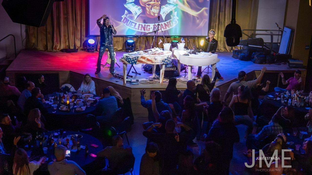 the power of presence the killer dueling pianos turns live music into shared memories