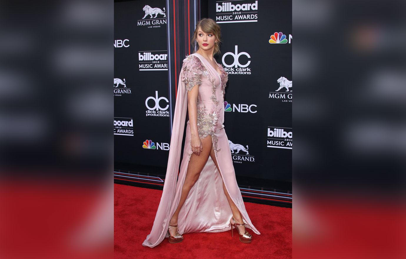Taylor Swift Blocks Darren Criss’ View Of Shawn Mendes At The Bbmas