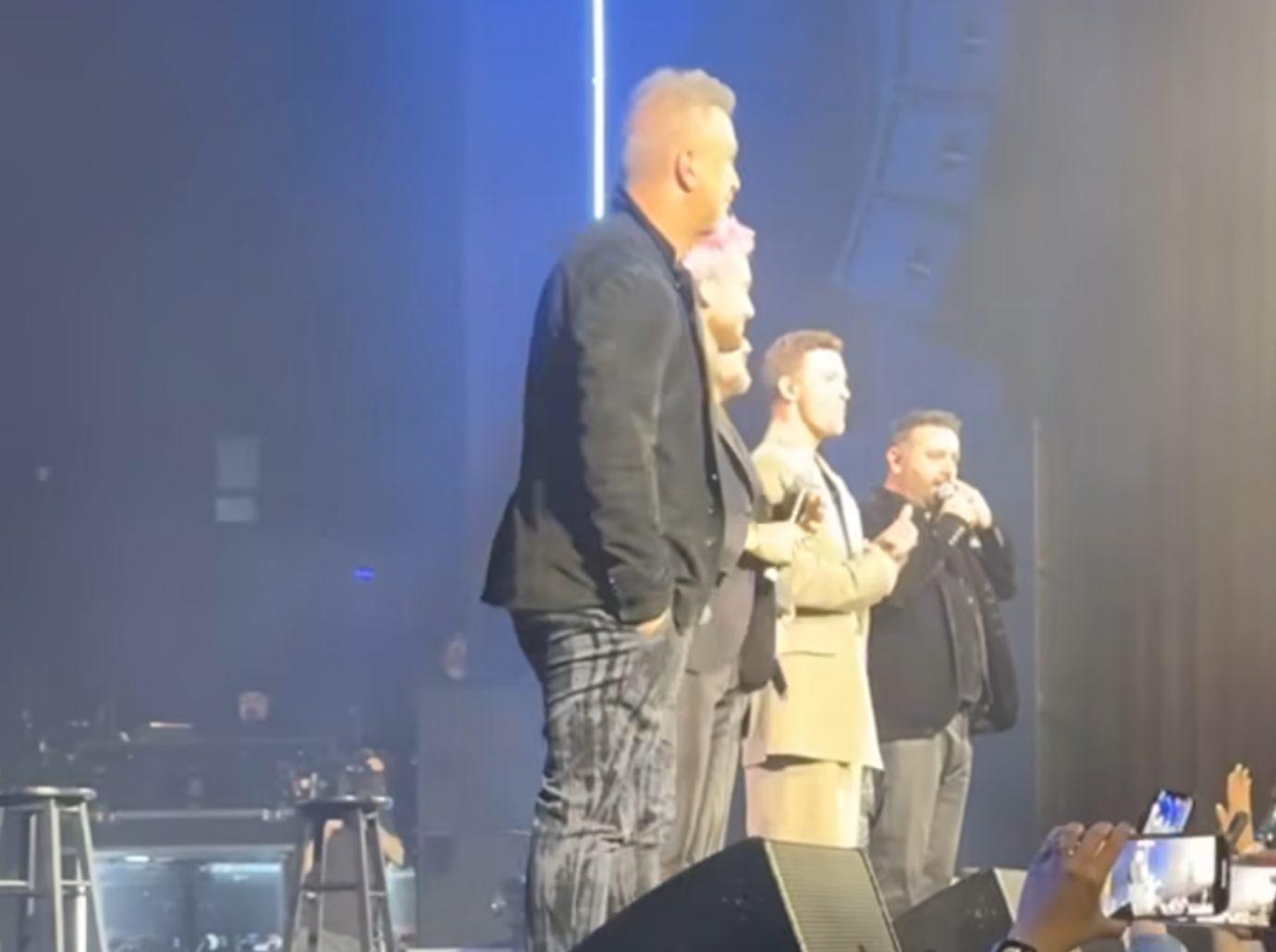 chrissy teigen freaks out nsync surprise performance justin timberlake concert watch