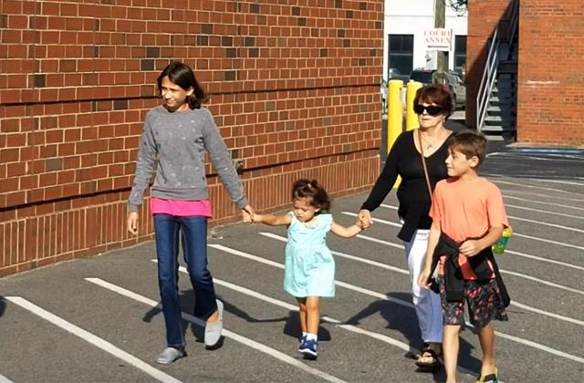 Jenelle and David's kids along with mom, Barbara Evans, head to court for their hearing.