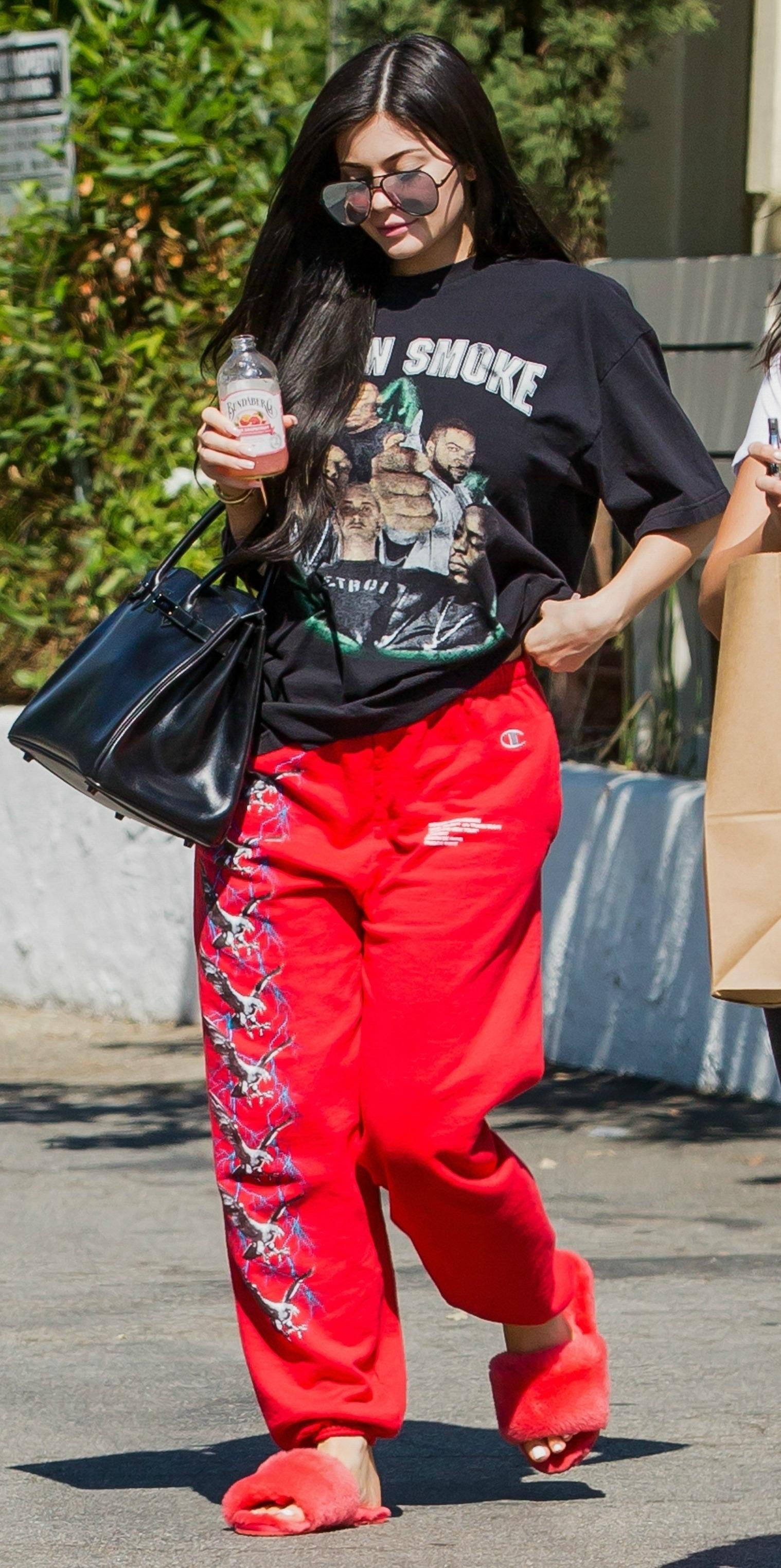 sweatpants outfits kylie jenner