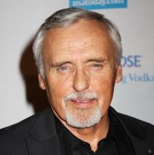 2010__03__dennis_hopper_march26 223×225.jpg