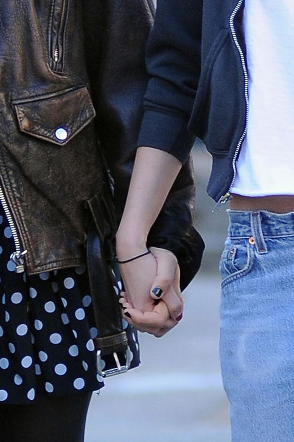 kristen stewart girlfriend soko pda