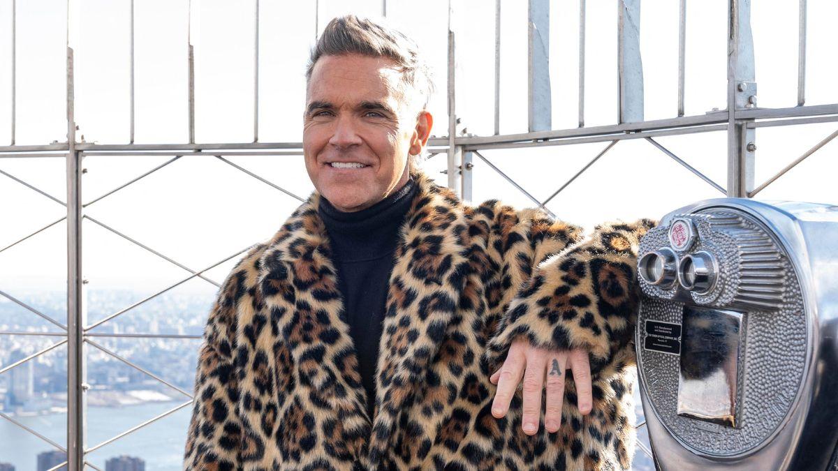 Image of Robbie Williams said his optician changed his eye prescription.