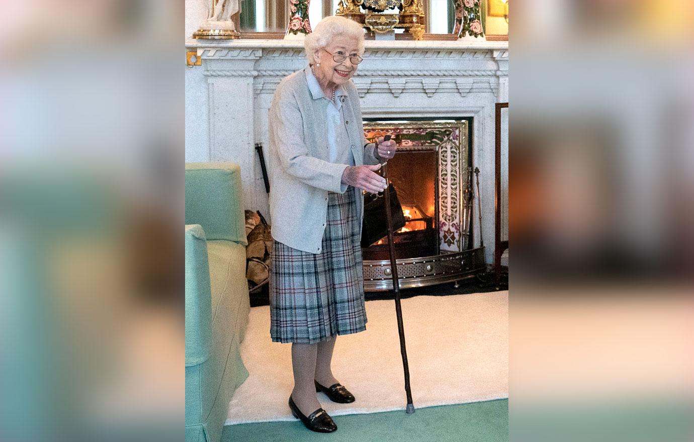 buckingham palace releases rare health update on queen elizabeth iii