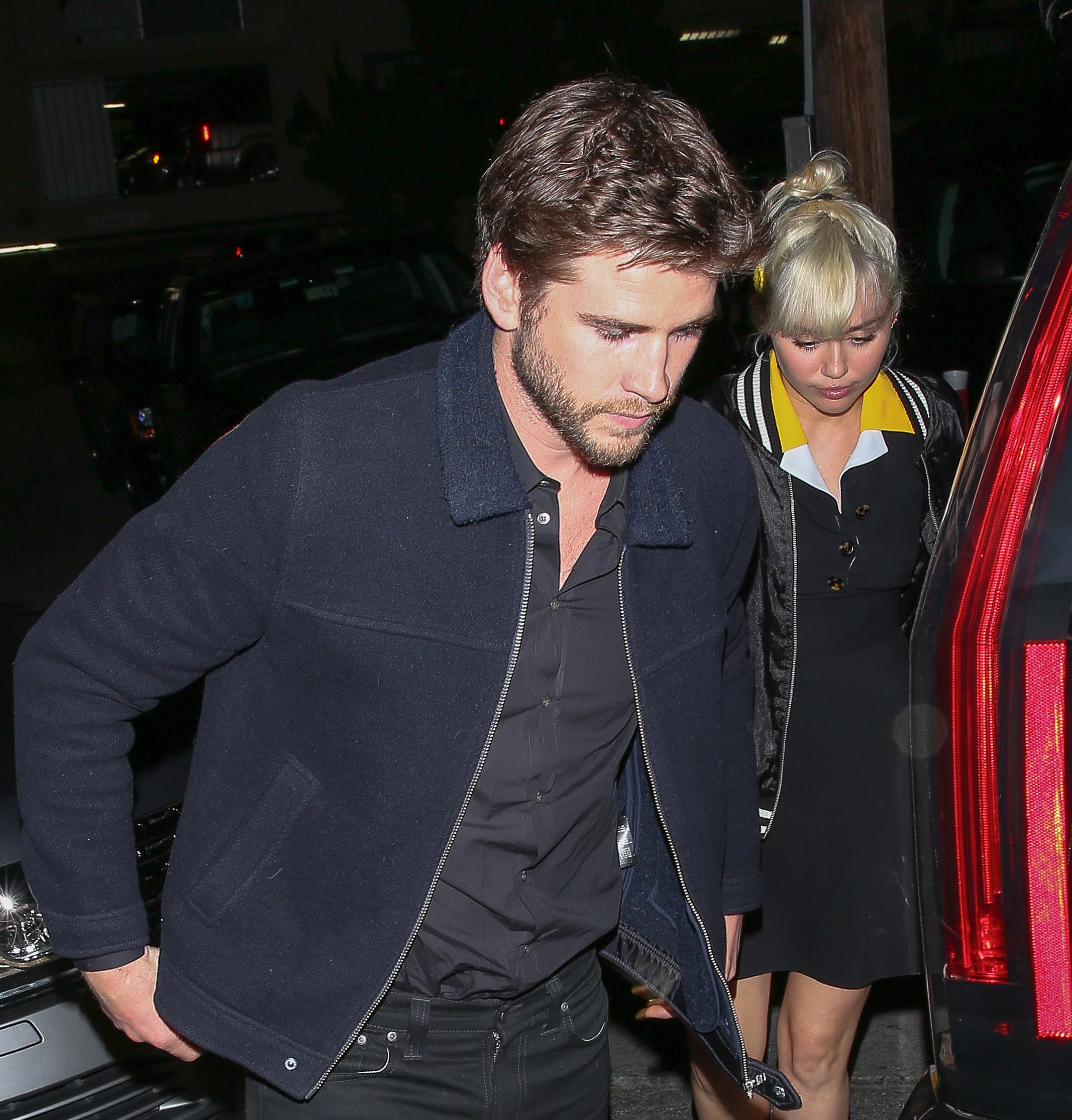 miley cyrus liam hemsworth engaged wedding plans