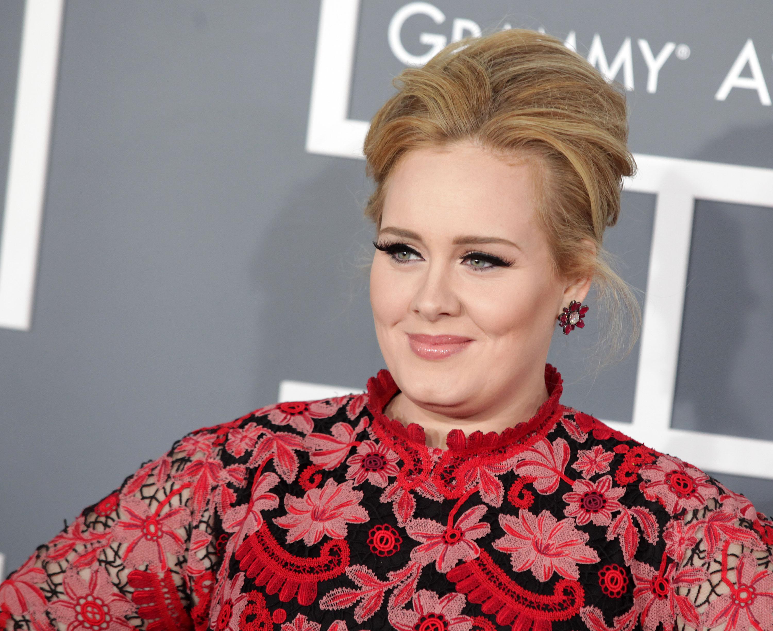Adele Suffering From Stage Fright