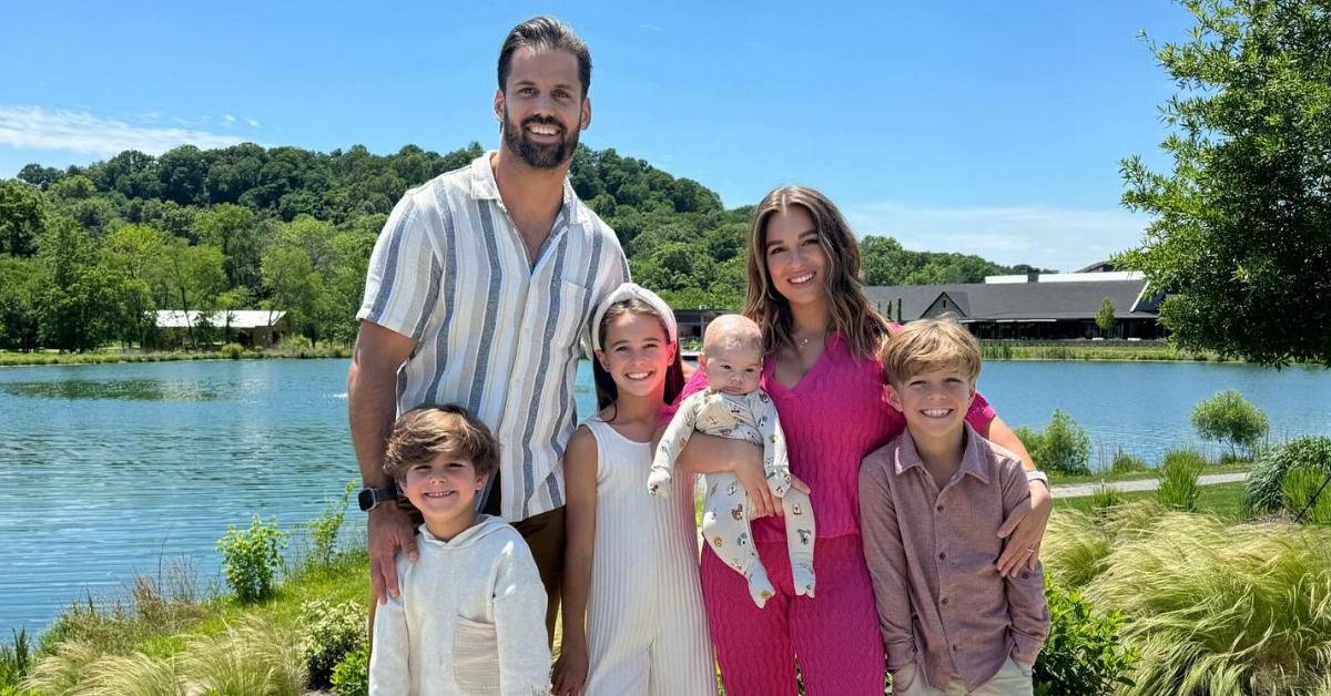 Photo of Jessie James Decker, her husband, Eric, and their four kids.