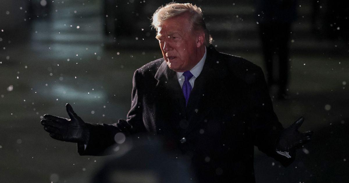 image of Donald Trump publicly defended Pam Bondi.