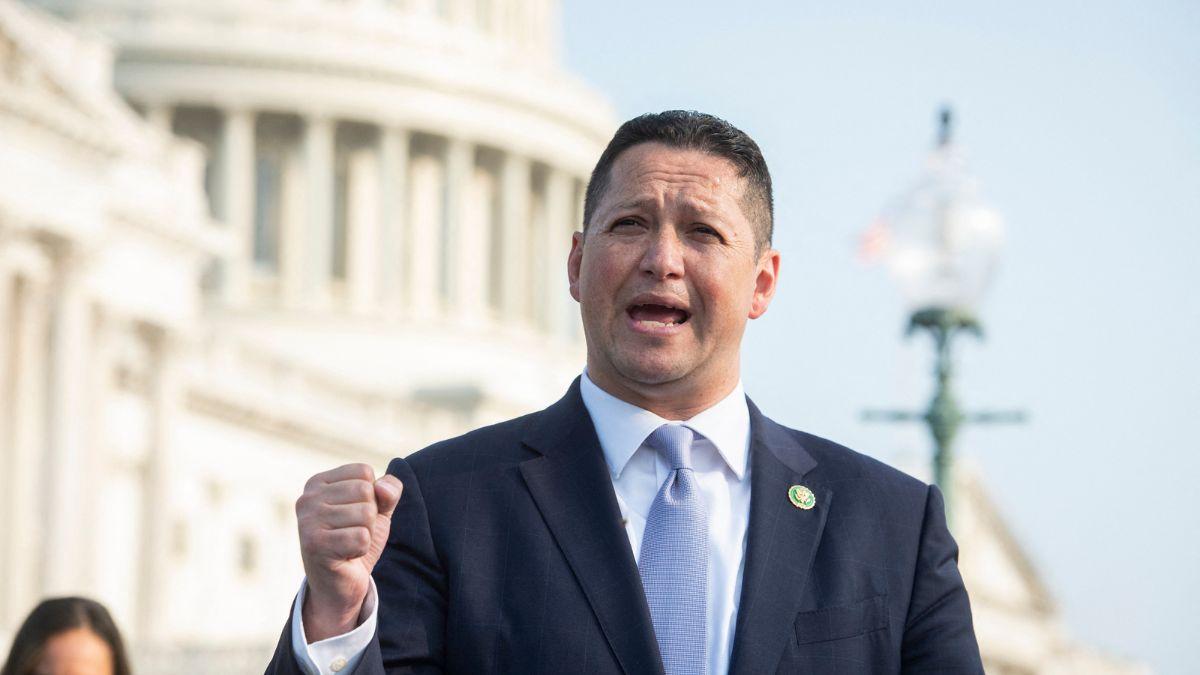 Image of The congressman admitted to the relationship after initially denying it.