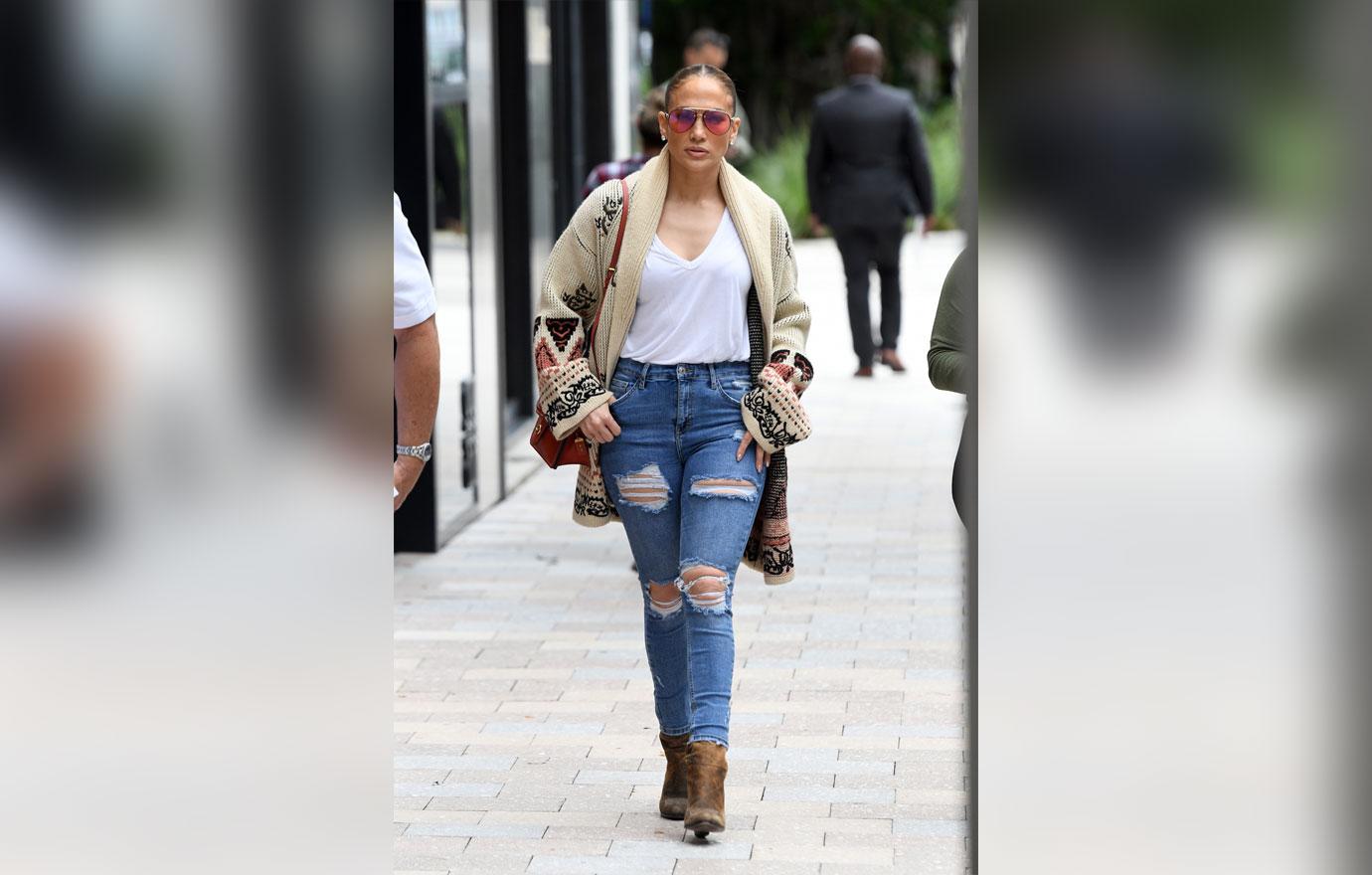 Jennifer Lopez & Alex Rodriguez Shop For Christmas Gifts In Miami