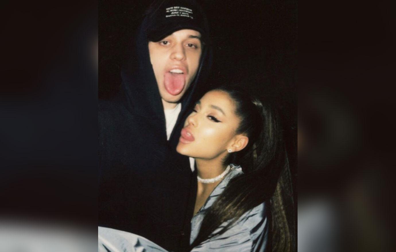 ariana grande engagement ring pete davidson 02