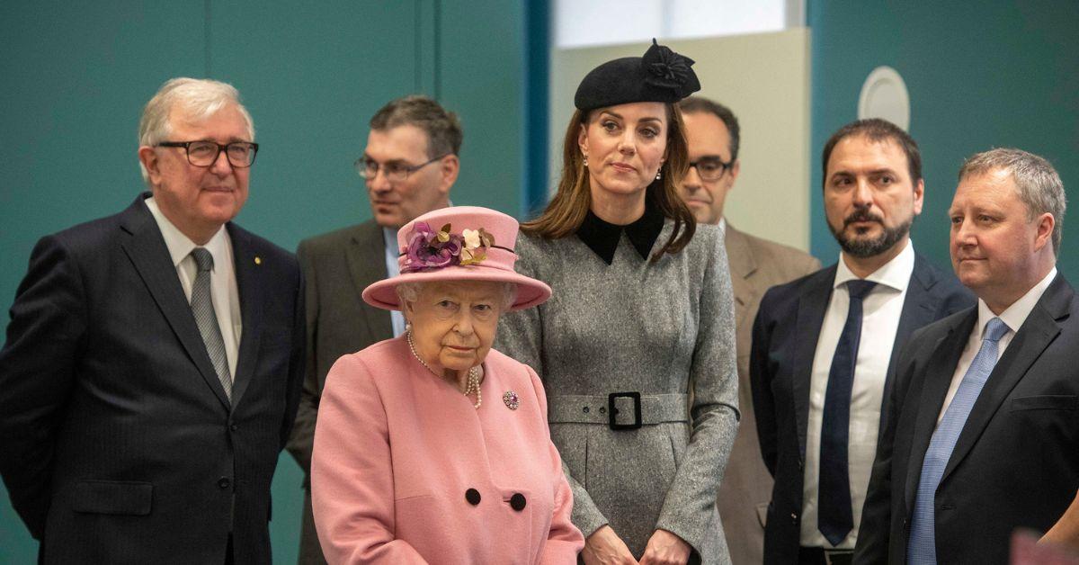 kate middleton worried queen elizabeth christmas gift