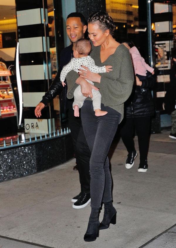 Chrissy teigen reveals daughter luna stephens eczema 06