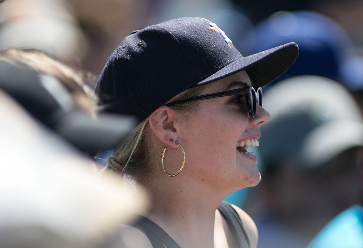 Pregnant Kate Upton Cheers On Hubby Justin Verlander At Astros Game