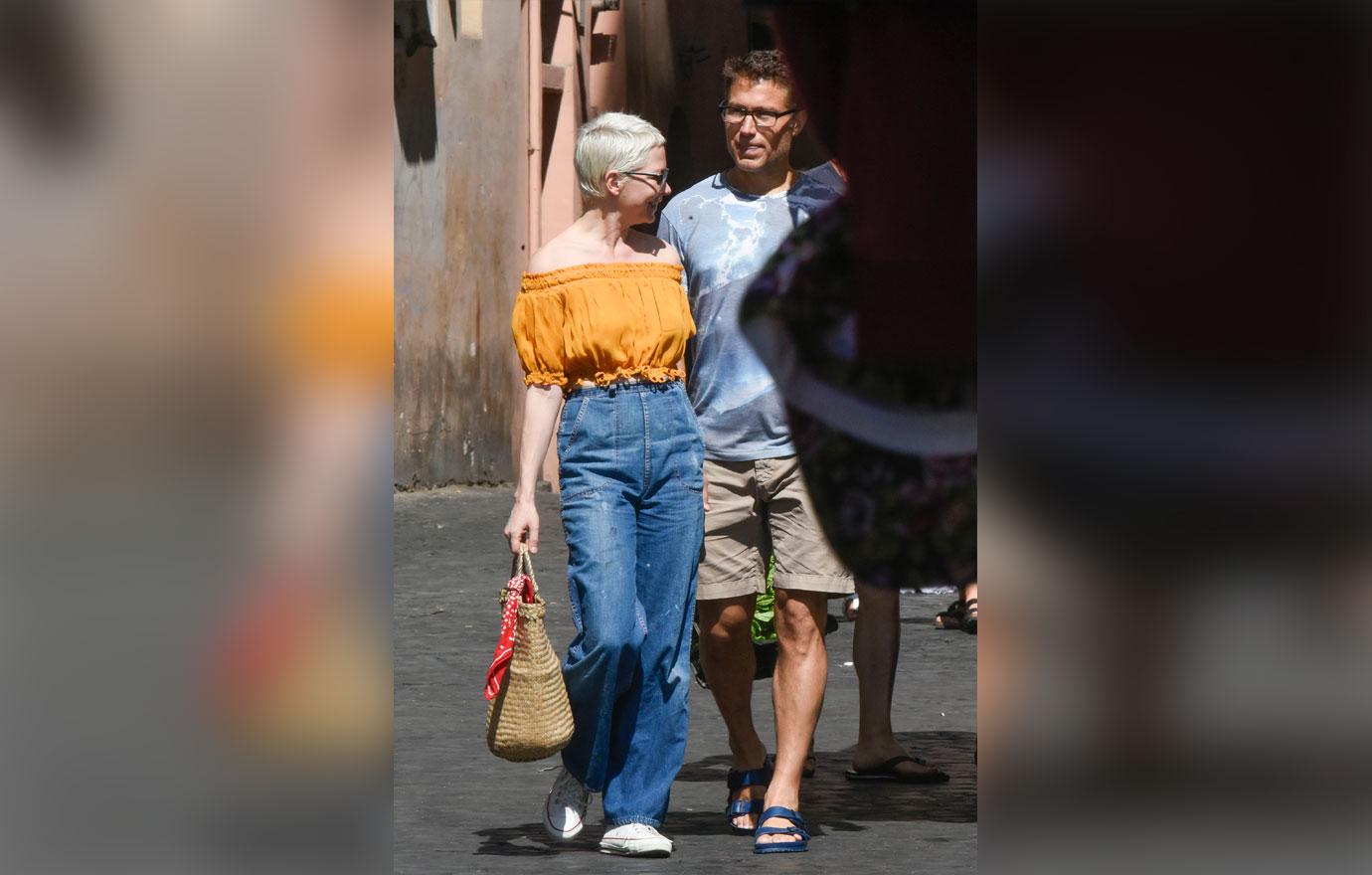 Michelle Williams Falls In Love with Louis Vuitton – Watch Now!, Michelle  Williams