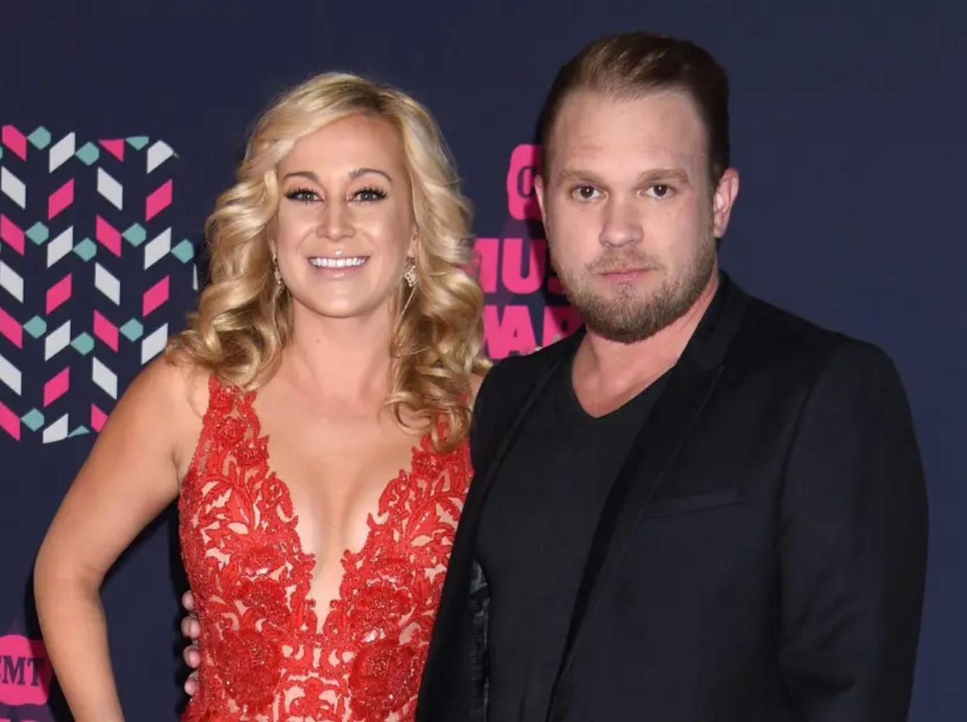 Kellie Pickler Performs For First Time After Husband Kyle Jacobs' Death
