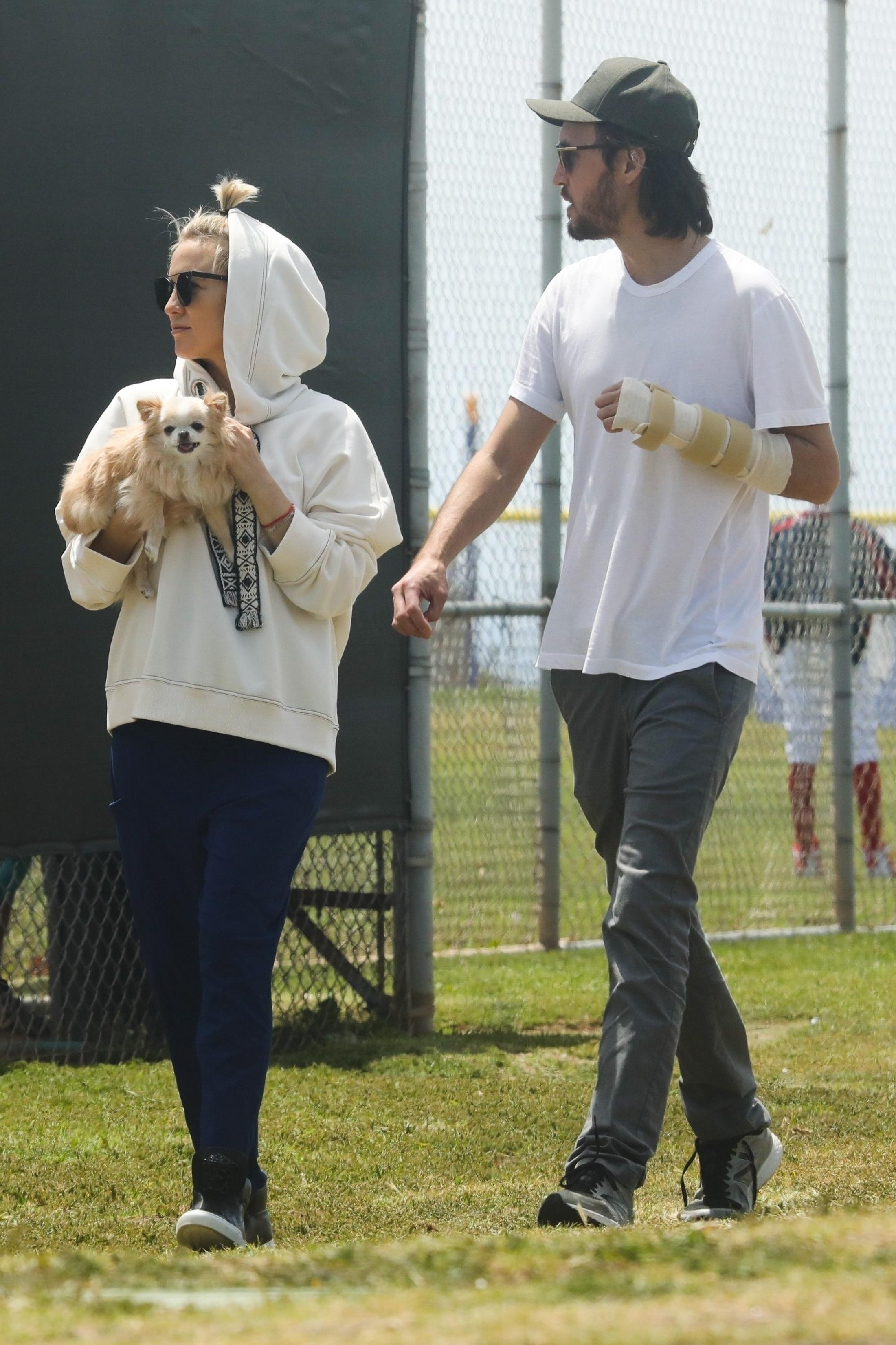 *EXCLUSIVE* Kate Hudson and family at baseball practice in Malibu