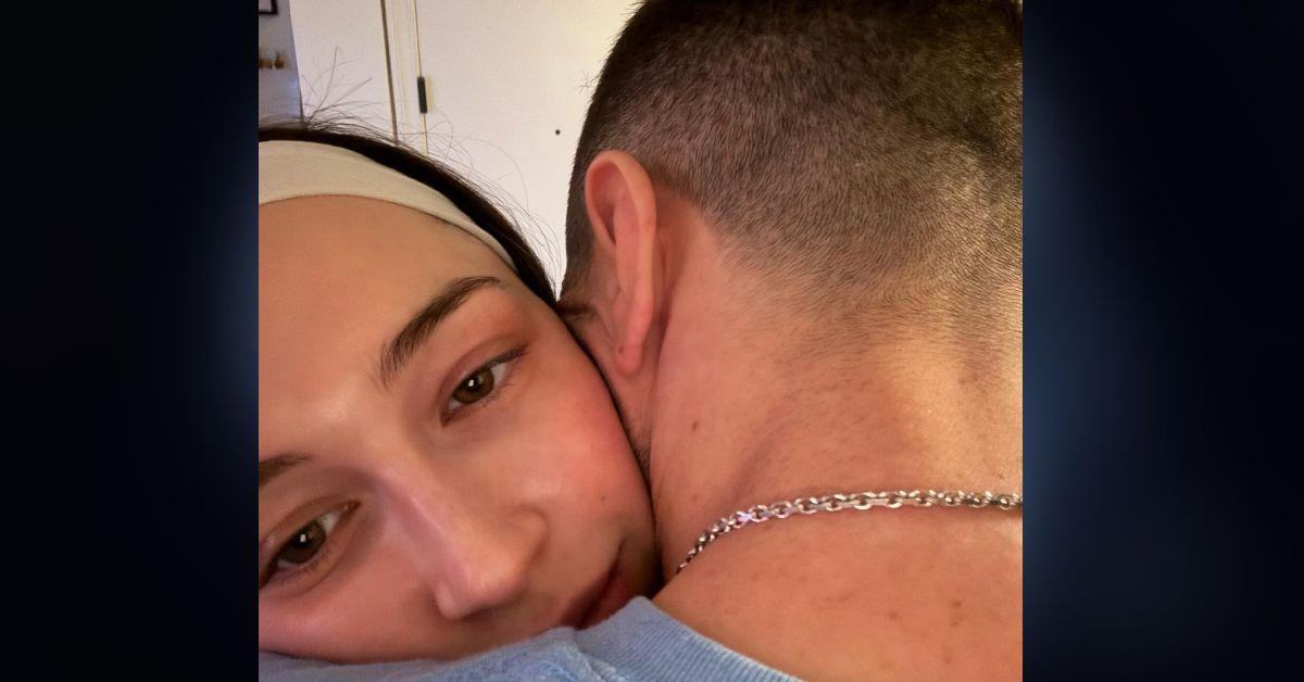 pete davidson girlfriend elsie hewitt confirms pregnant first child