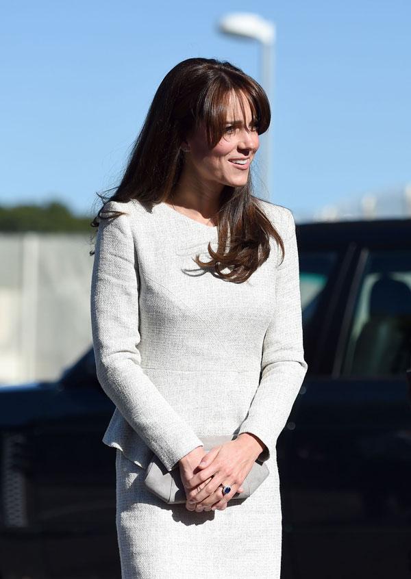 Kate middleton baby bump 02