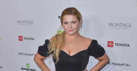 abigail breslin hits back commenter labeled her pathetic wearing mask covid pp