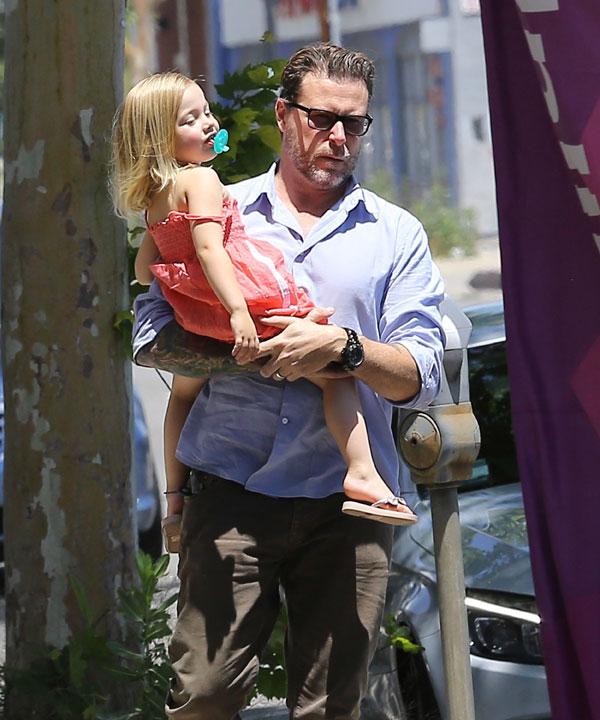 Tori spelling dean mcdermott mothers day fame